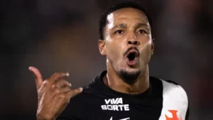 David do Vasco é alvo de operação contra tráfico e armas no Rio
