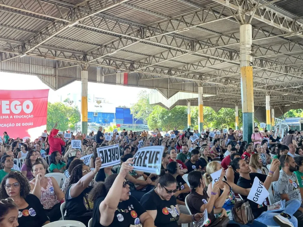 Servidores da Educação rejeitam proposta e confirmam greve em Goiânia