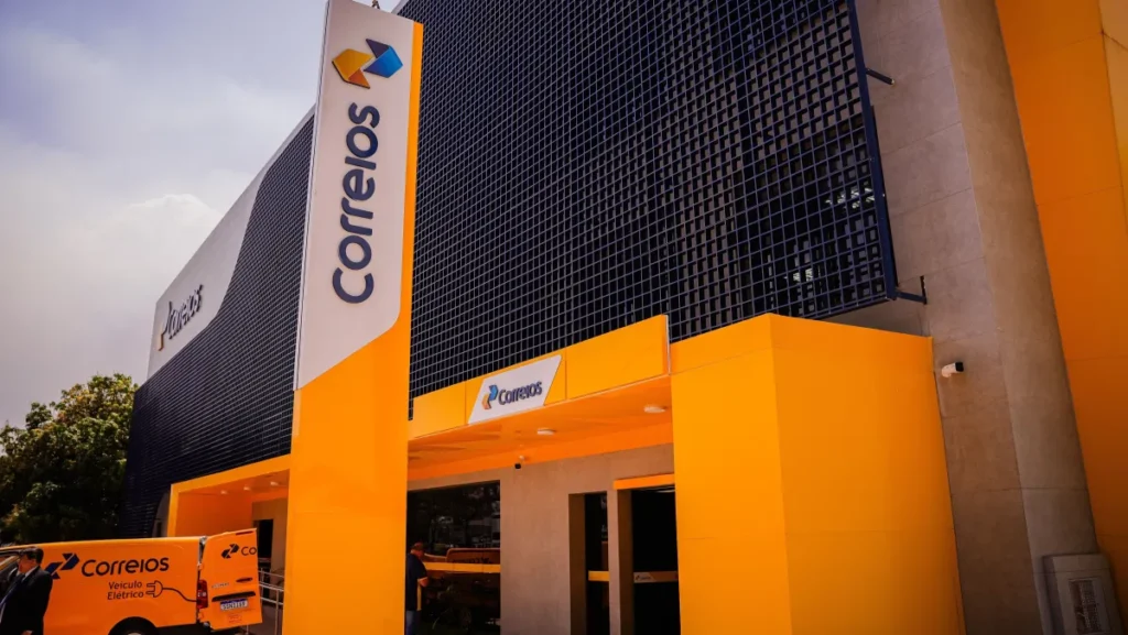 Correios acumulam prejuízo de R$ 5,6 bilhões no semestre e negociam crédito de R$ 7 bilhões