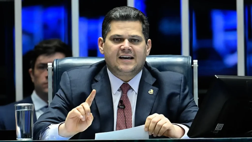 Alcolumbre deve adiar votação do fim da escala 6×1