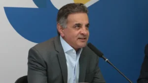Aécio Neves lança candidatura ao Senado por MG