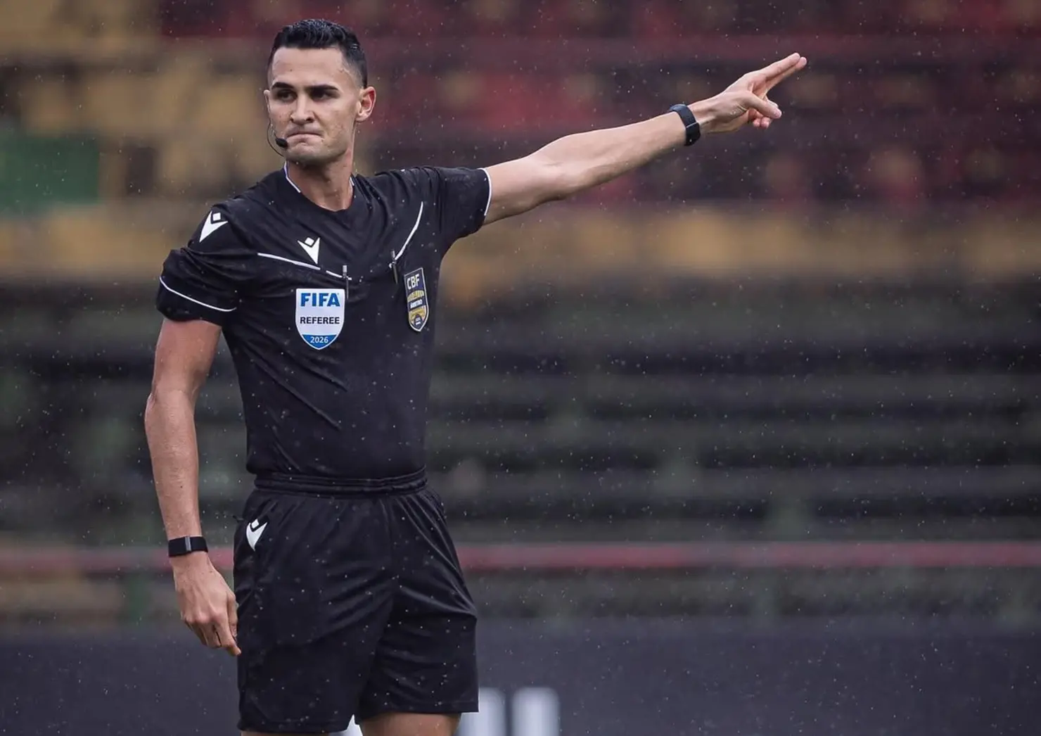 CBF atende pedido de Adson Batista e escala árbitro FIFA para Atlético-GO x Vila Nova