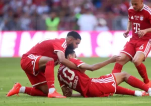 Musiala passa mal de novo em amistoso e preocupa o Bayern
