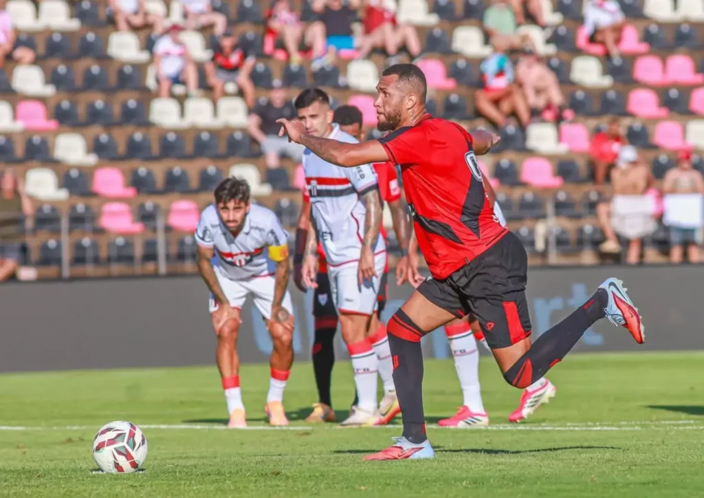 Atlético-GO x Botafogo-SP: escalações, horário e onde assistir