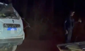 Foragido por latrocínio sequestra ex-companheira e capota carro durante fuga em Rio Verde (GO)