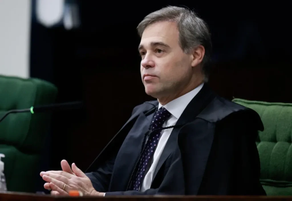 Entenda o embate entre Mendonça e cúpula da PF em meio a investigação do INSS