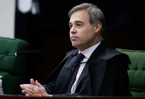 Entenda o embate entre Mendonça e cúpula da PF em meio a investigação do INSS