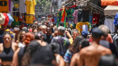 Inflação recua para 0,07% em julho e volta para meta do governo