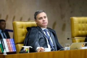 Mendonça manda PF apurar vazamento de dados sigilosos de Lulinha