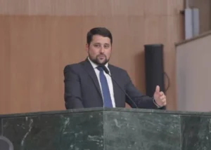 Deputado André do Premium é investigado por suspeita de uso de empresas em nome de “laranjas”