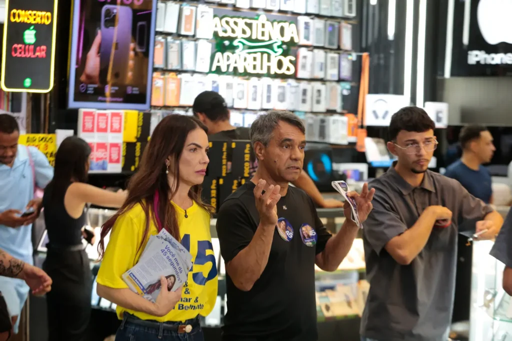Paula Belmonte visita Feira dos Importados e defende valorização dos feirantes do DF