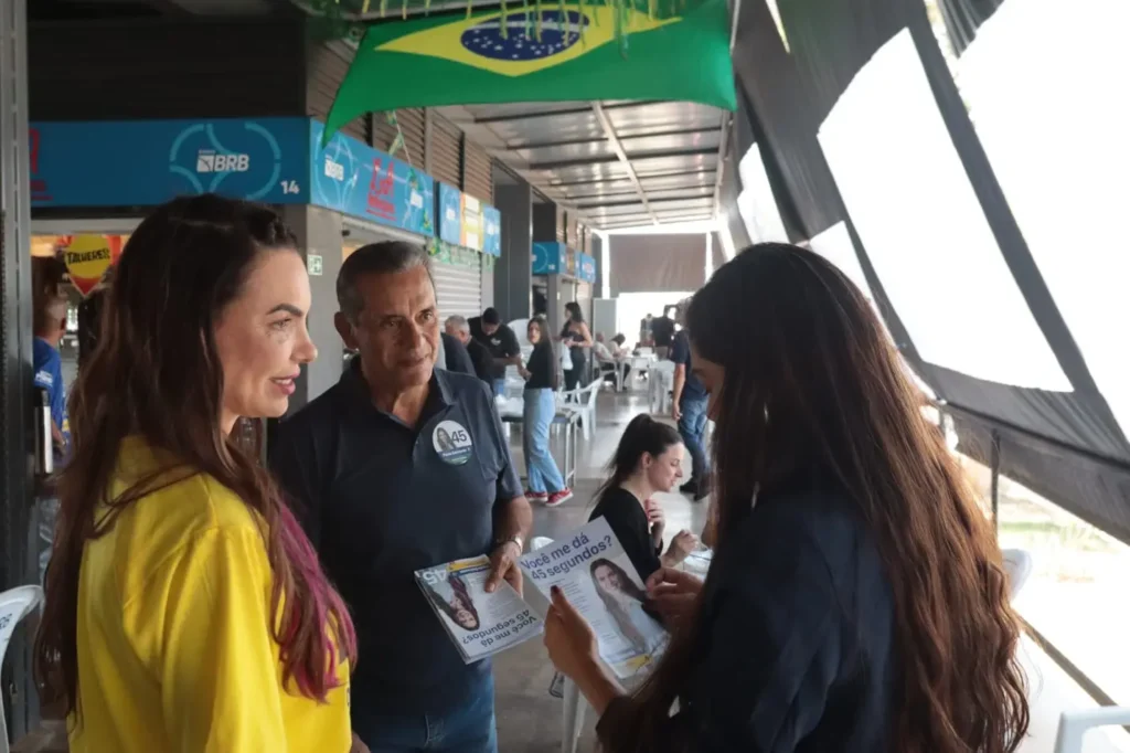 “Vamos colocar os professores na escola”, diz Paula Belmonte no DF