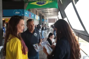 “Vamos colocar os professores na escola”, diz Paula Belmonte no DF