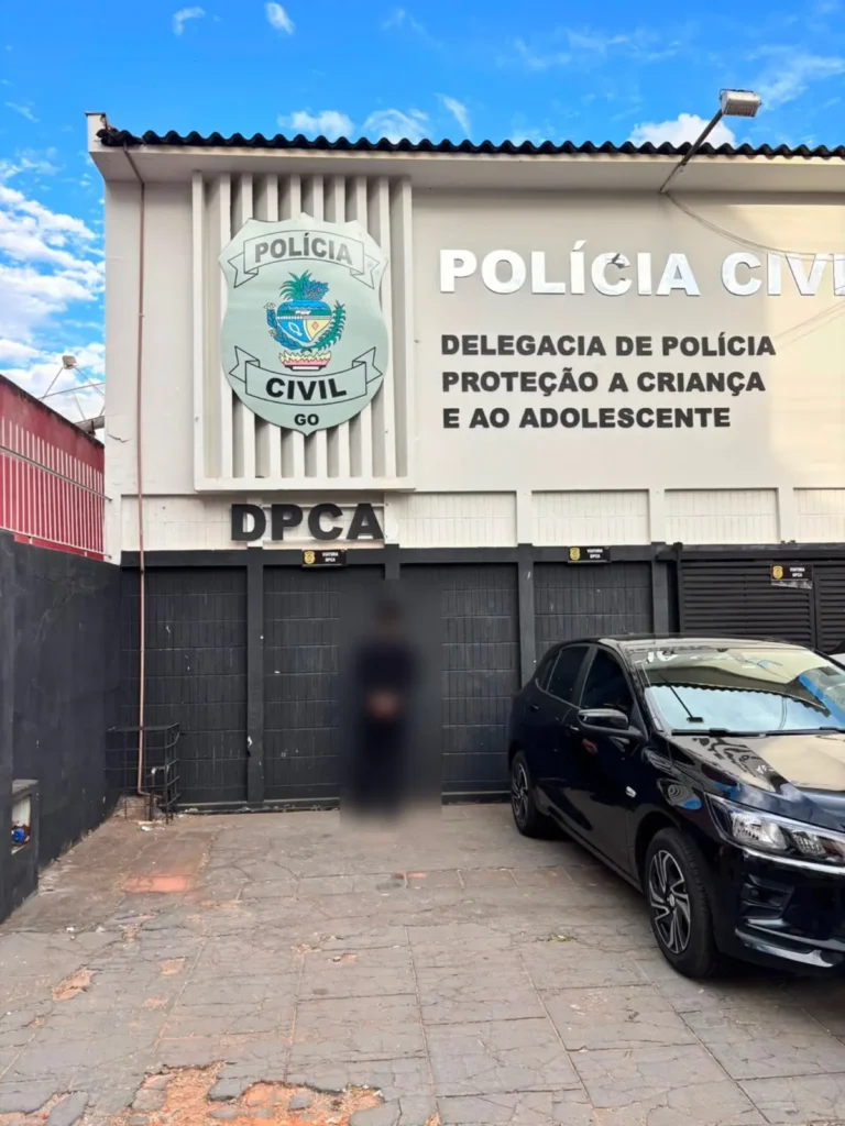 Homem é preso após ameaçar matar companheira e filhas em Anápolis