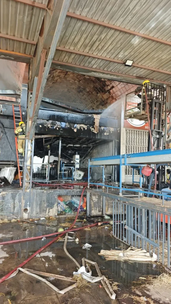 Incêndio atinge depósito na Ceasa, em Goiânia; suspeita é de curto-circuito