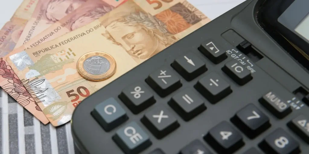 Arrecadação salta 12,2% em julho e acumula recorde em sete meses
