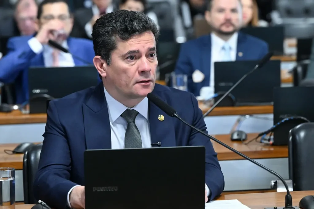 Todos contra Moro