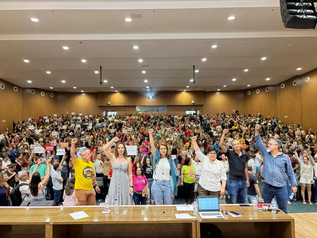 Greve dos administrativos continua após 85% da categoria rejeitar proposta da Prefeitura de Goiânia