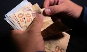 Juros e amortizações consomem quase 97% da renda adicional das famílias