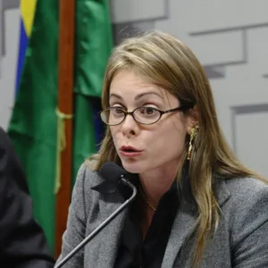 Caiado convida Cristiane Schmidt para comandar área econômica de sua campanha presidencial