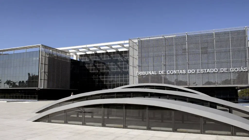 TCE-GO abre concurso com 16 vagas de nível médio e salário de R$ 11,8 mil