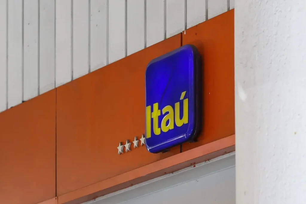 Itaú abre Trainee 2027 com salário de R$ 9,3 mil; saiba como se inscrever