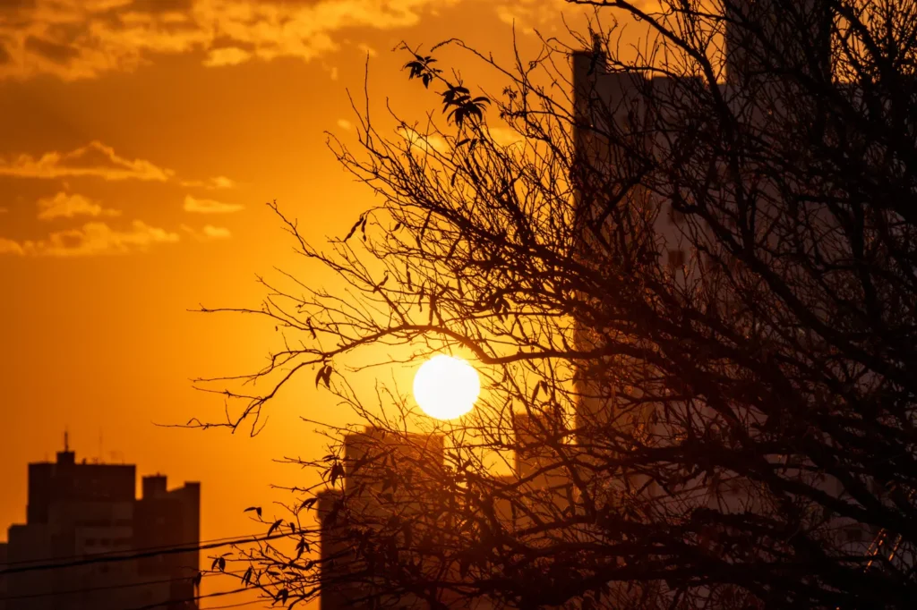 Atenção ao tempo seco: Goiânia chega aos 33°C com umidade de 20%