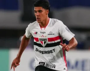 Jogador Nicolas, do São Paulo, é preso em Barueri; entenda