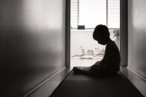 Quando o poder entra na mira: Políticos e crimes sexuais contra menores