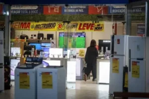 Por que algumas gigantes do varejo enfrentam crise enquanto outras crescem