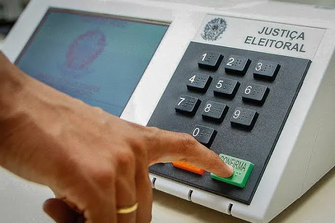 Eleitor tem poucos dias para solicitar voto em trânsito nas eleições de outubro; confira