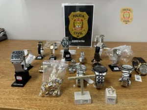 Homem é preso escondido no forro de shopping após furtar joalheria no DF