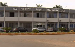 Prefeitura em Goiás abre concurso com 100 vagas e salário de até R$ 11,9 mil