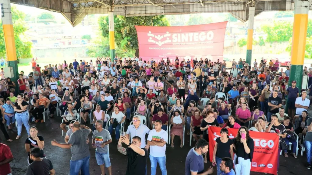 Educação de Goiânia encerra greve em meio a desgastes com sindicato e prefeitura