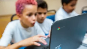 CNE aprova novas regras para uso de IA na educação brasileira