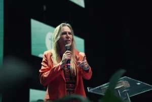Celina anuncia 13 mil atendimentos para crianças com TEA e promete ampliar rede no DF