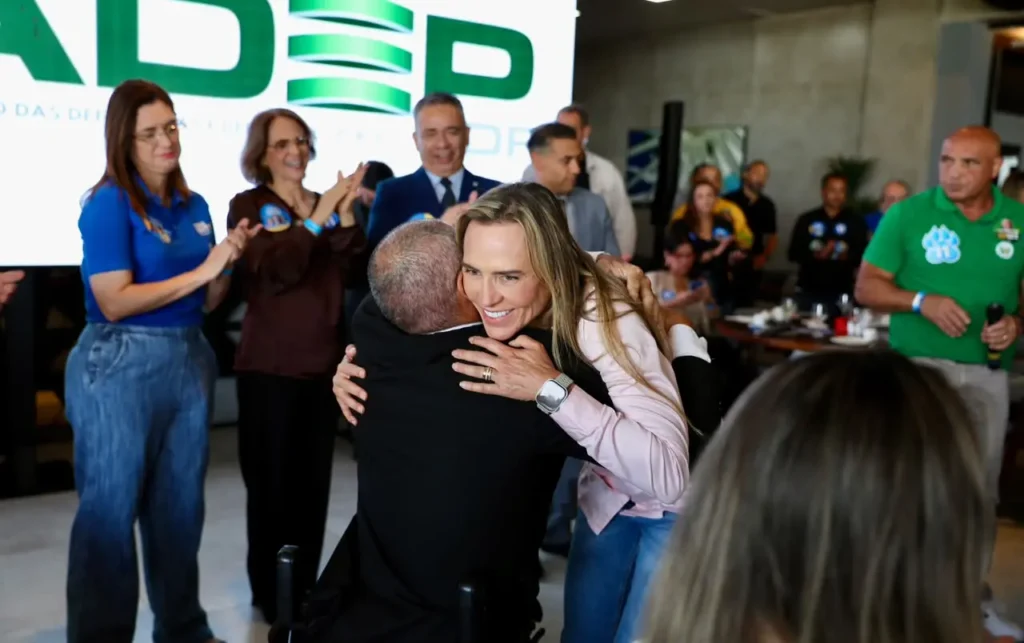 Celina Leão leva campanha a Ceilândia e reúne mulheres em agenda no DF