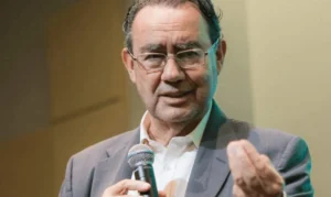Augusto Cury defende debate sobre impeachment de ministros do STF