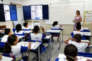 EUA abrem vaga para professor de português do Brasil em base da Força Aérea, três semanas antes da eleição brasileira
