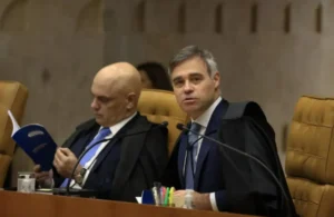 Mendonça compara suposto monitoramento da PF a cenário de 1984