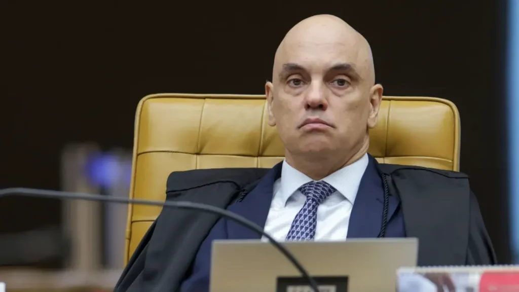 Mendonça retira sigilo sobre ação que investiga relação de Moraes com Vorcaro