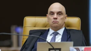 Mendonça retira sigilo sobre ação que investiga relação de Moraes com Vorcaro