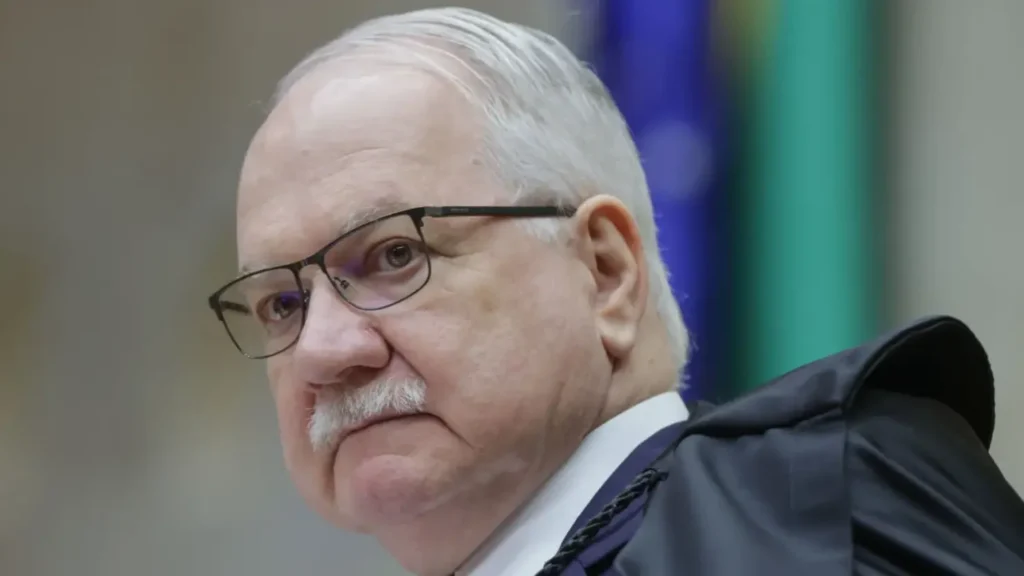 Fachin cancela sessão do STF após Dino reverter decisão de Mendonça