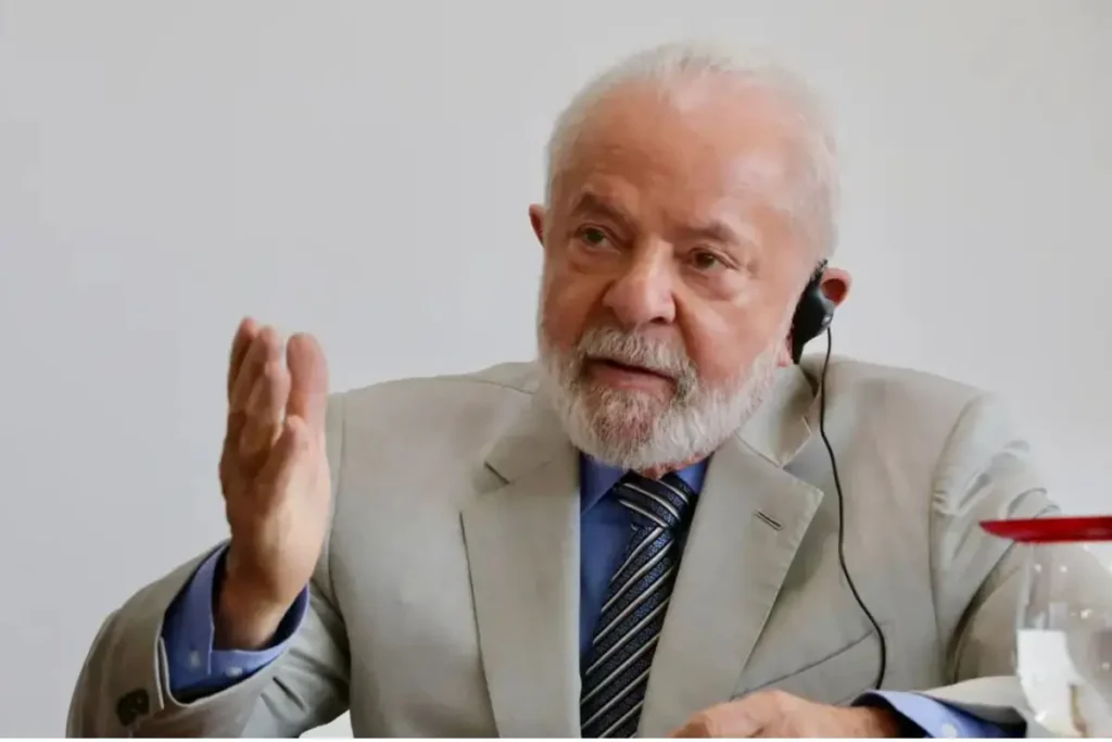 Lula cobra Fachin por solução na crise do STF
