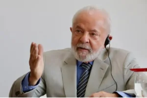 Lula cobra Fachin por solução na crise do STF
