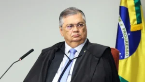Dino procura Fachin após bate-boca durante sessão do STF