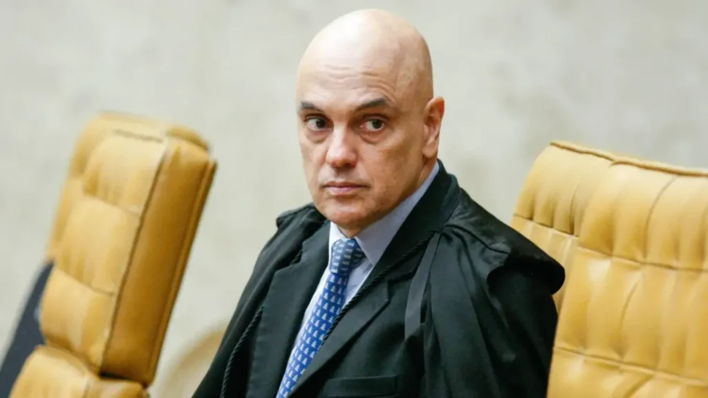 Dino pede vista e suspende julgamento do STF sobre caso Moraes