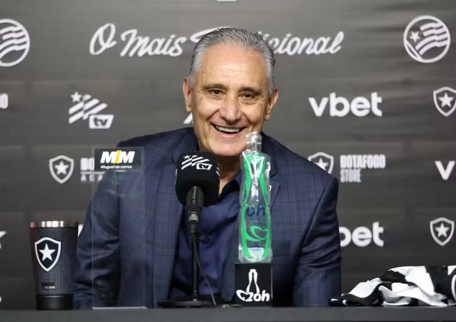 Tite é apresentado no Botafogo e aposta em projeto de longo prazo