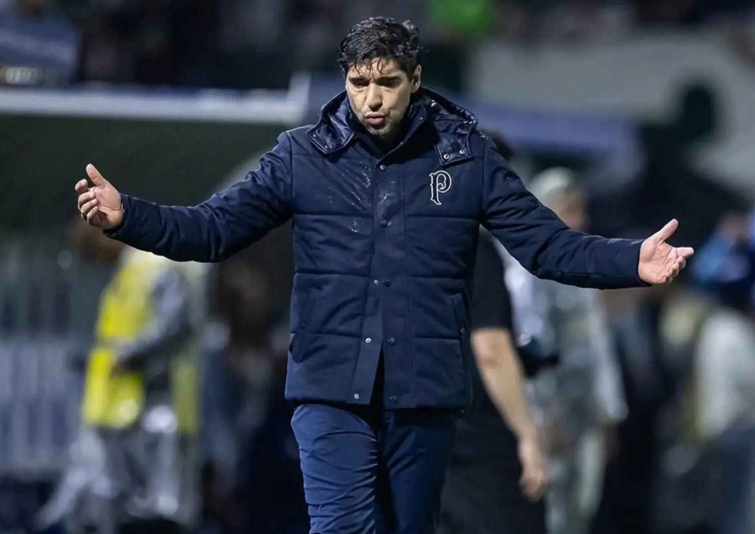 Abel Ferreira chega à 15ª expulsão no comando do Palmeiras