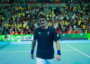 João Fonseca vence de virada e coloca o Brasil em vantagem na Copa Davis